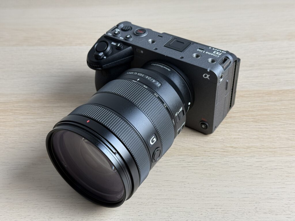 FX3にFE 24-105mm F4 G OSSを装着した状態